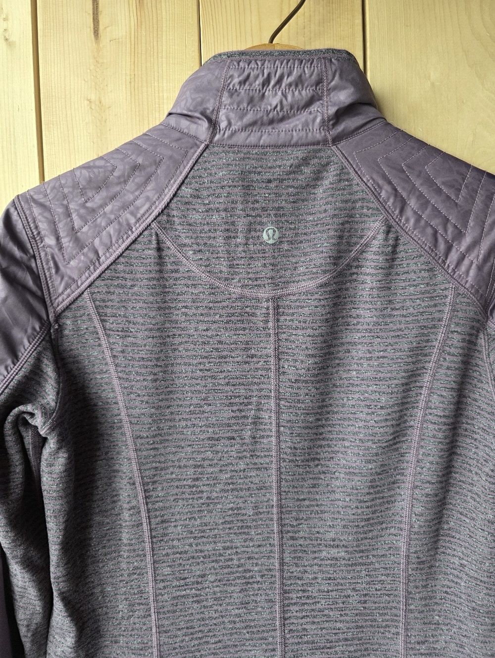 Lululemon Rebel Runner Jacket Petal Camo Embossed Purple Fog Colorway W4E86S - Picture 9 of 9